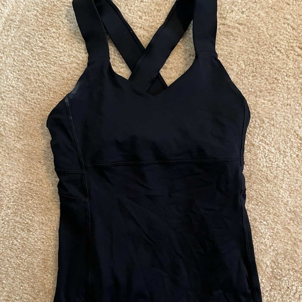 Lululemon size 4 criss crossed athletic tank top